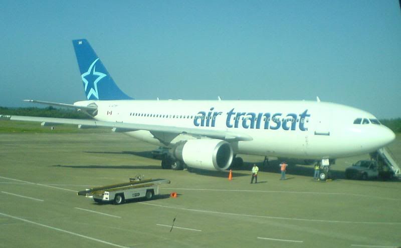 http://i33.photobucket.com/albums/d52/lbaspotter/POP_AIRTRANSAT_A310.jpg
