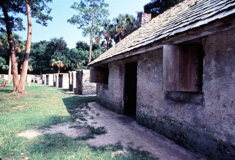 IMAGE: http://i33.photobucket.com/albums/d56/filmgirlie/sq.jpg