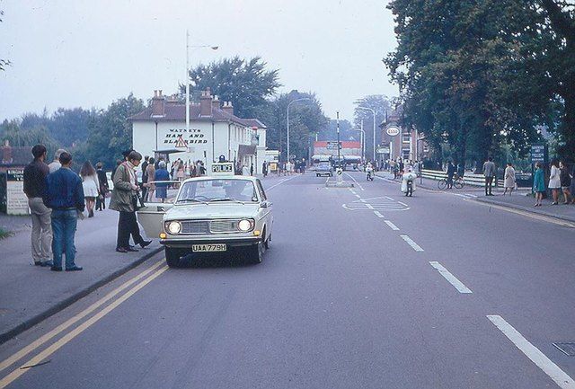 12439123_1708115242735032_41064427581144