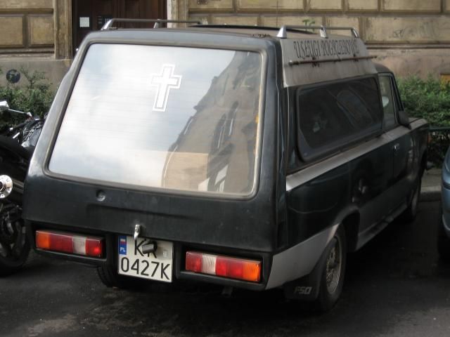 FSO_125p_Pick-up-based_hearse_on_Hugona_
