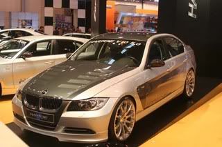 [img width=320 height=213]http://i33.photobucket.com/albums/d59/kadeddilac/bmwhartigev1050.jpg[/img]