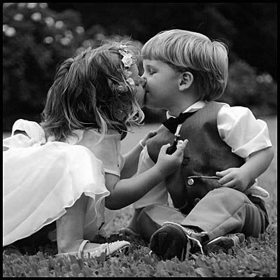 kissingkids.jpg kissing kids image by Jmb2223