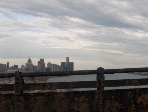 <img:http://i33.photobucket.com/albums/d71/SocialReject/RANDOM/skyline.jpg>