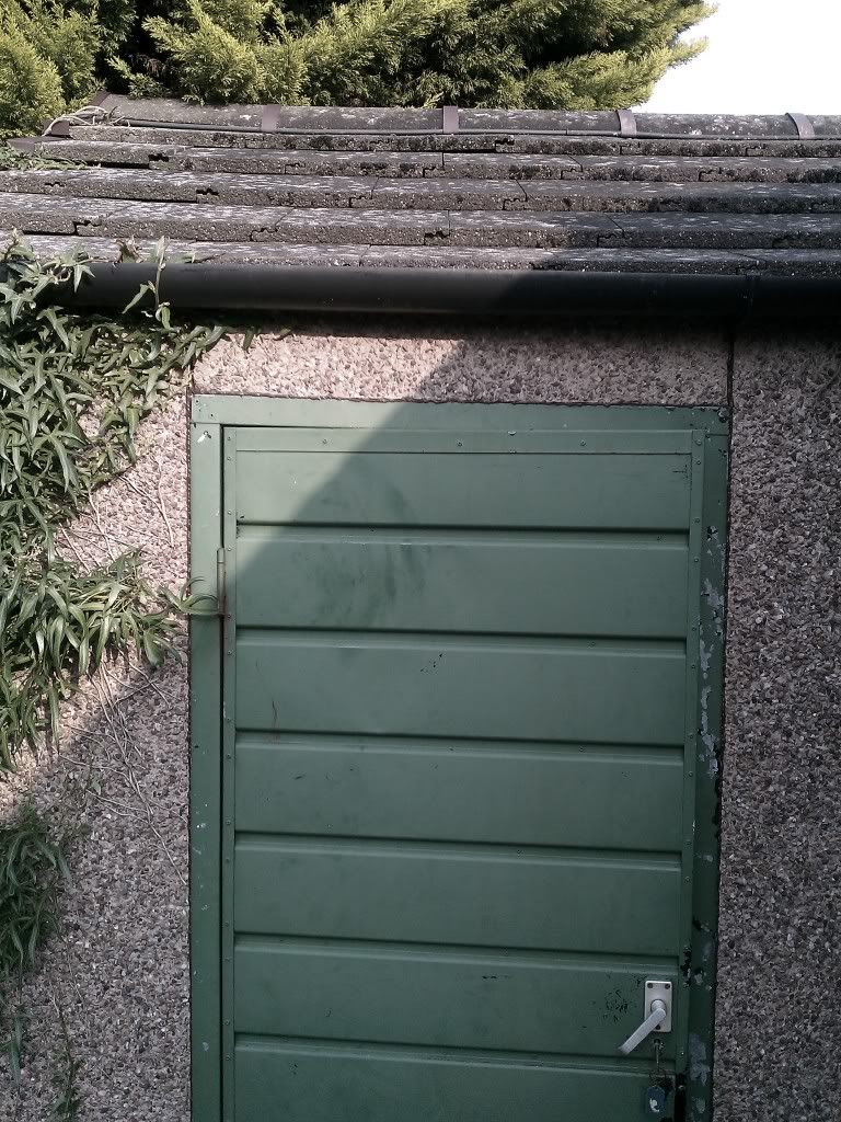 www.ultimatehandyman.co.uk • View topic - Metal garage door won't shut