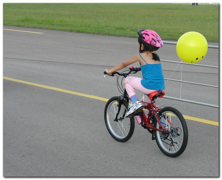 Children loves cycling (c) wellforward children enjoy