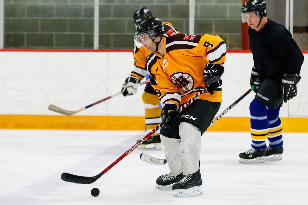 IMAGE: http://i33.photobucket.com/albums/d74/Zenon1/7D2/Hockey/12800_zpstale0odk.jpg