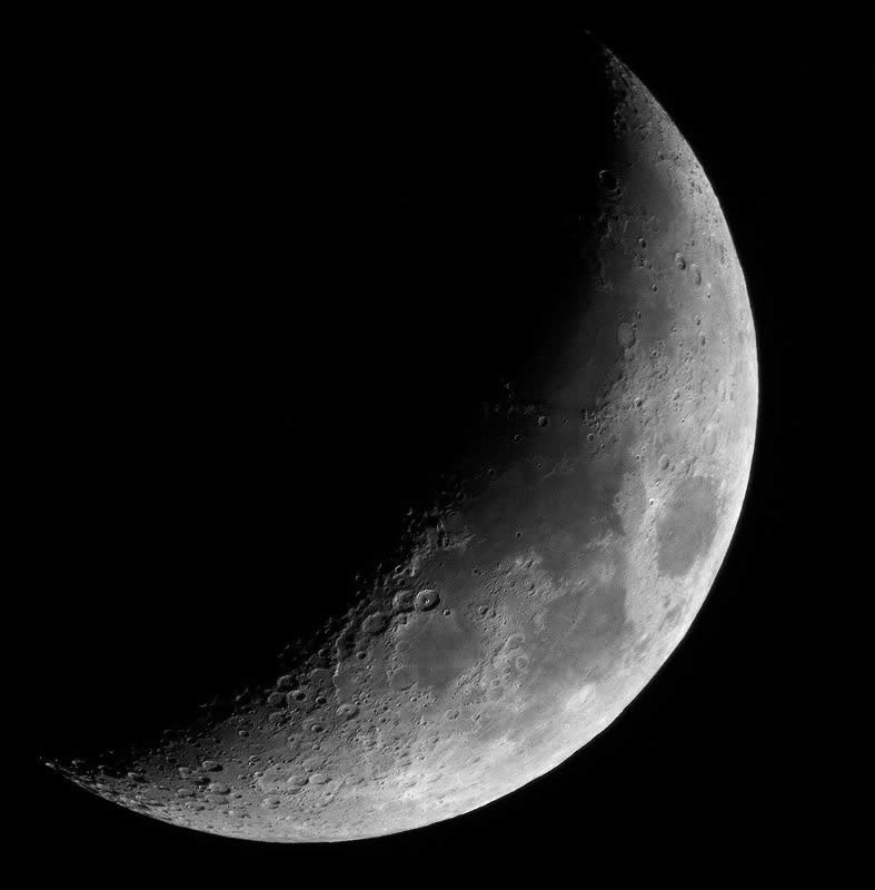 IMAGE: http://i33.photobucket.com/albums/d74/Zenon1/Good-moon-2.jpg