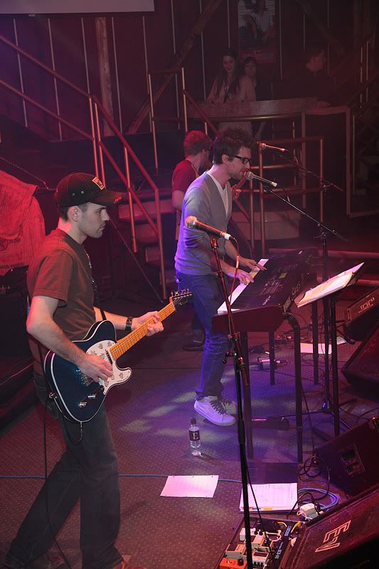 IMAGE: http://i33.photobucket.com/albums/d74/Zenon1/_MG_1221.jpg