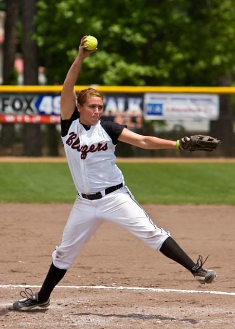 IMAGE: http://i33.photobucket.com/albums/d77/D2FootballLuvr/GN6O0022-3.jpg