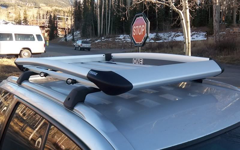 '04 Forrester XT with a Thule Xpedition 696 luggage rack Subaru