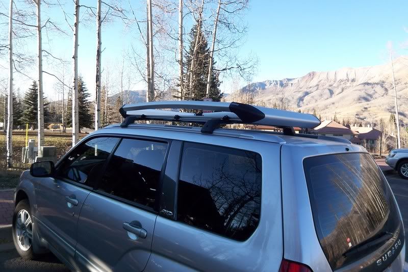 '04 Forrester XT with a Thule Xpedition 696 luggage rack Subaru