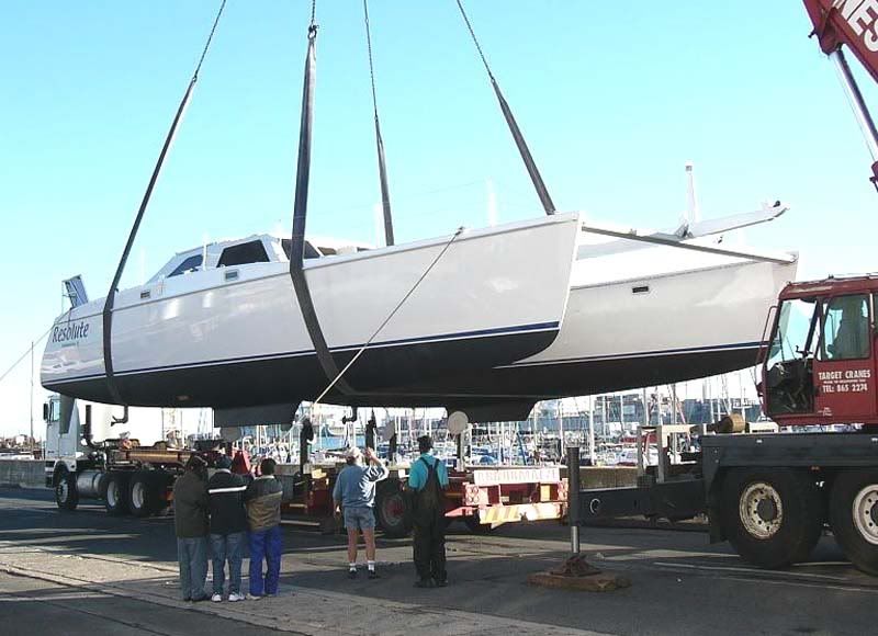 ... the Empty weight is only 10.75 T; with 3/4 ton load carrying capability ... ... the Empty weight is only 10.75 T; with 3/4 ton load carrying capability ...