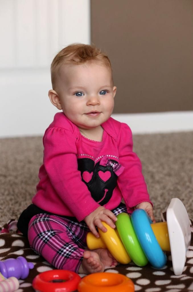 IMAGE: http://i33.photobucket.com/albums/d89/reeforbust/Riley/smallcute_zps124afb34.jpg