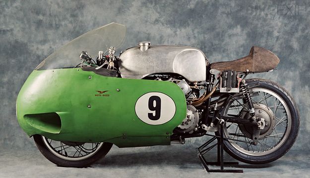 moto guzzi v8 racer