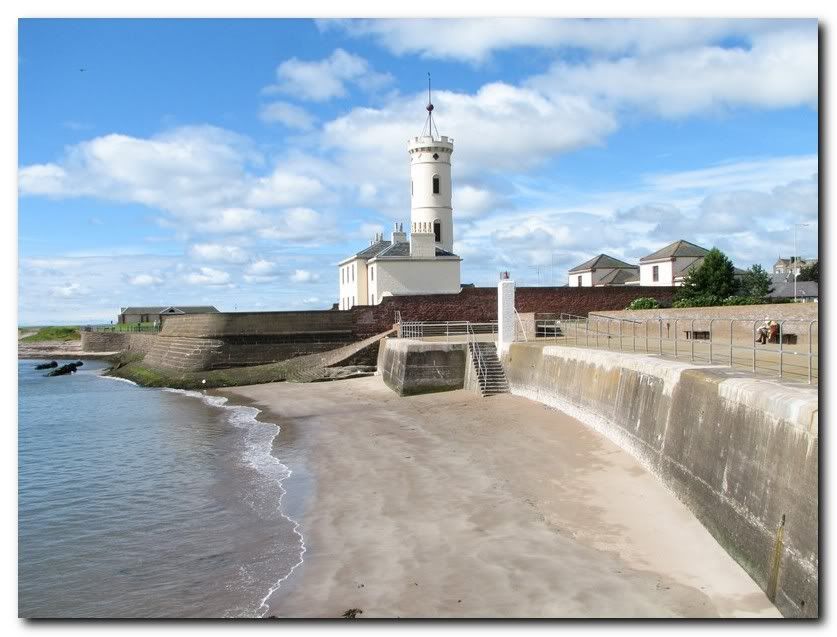 IMAGE: http://i33.photobucket.com/albums/d91/kawwauser/arbroath.jpg