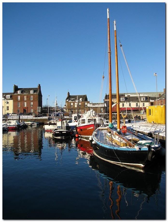 IMAGE: http://i33.photobucket.com/albums/d91/kawwauser/boat1bb.jpg