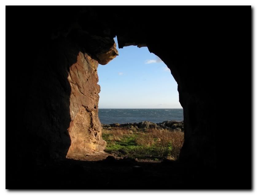 IMAGE: http://i33.photobucket.com/albums/d91/kawwauser/cave.jpg