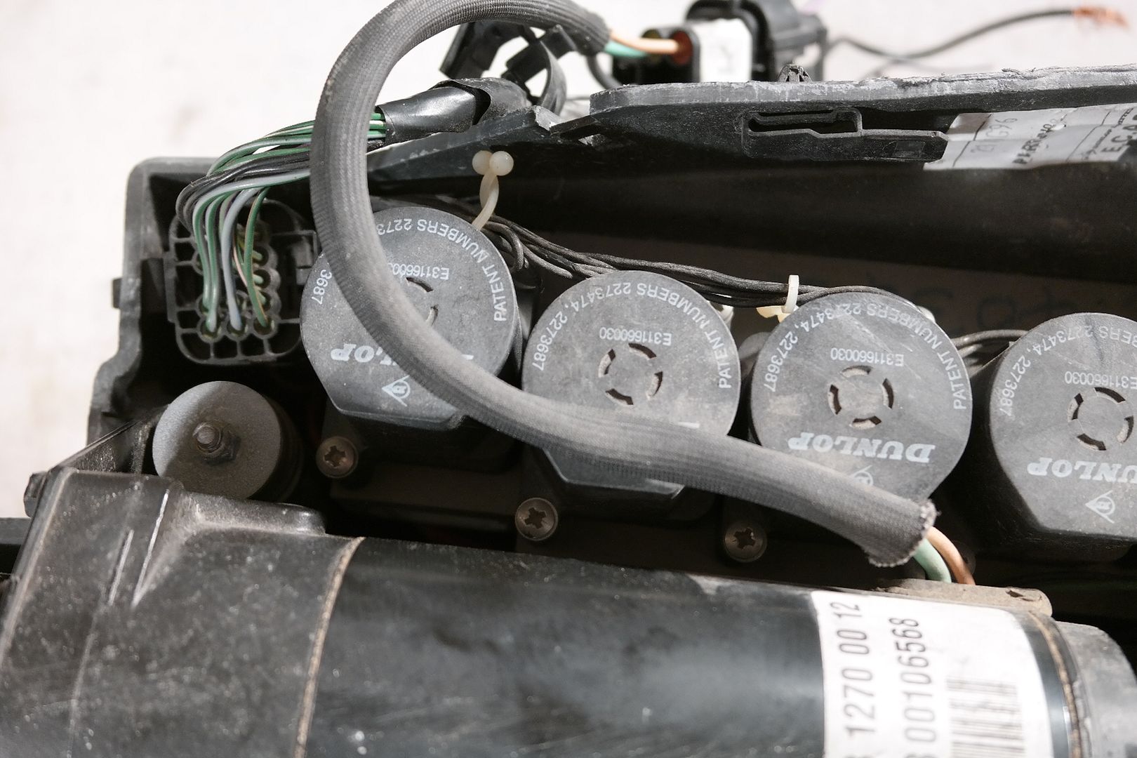 9502 Range Rover P38 Electronic Air Suspension Valve Block Pump Air