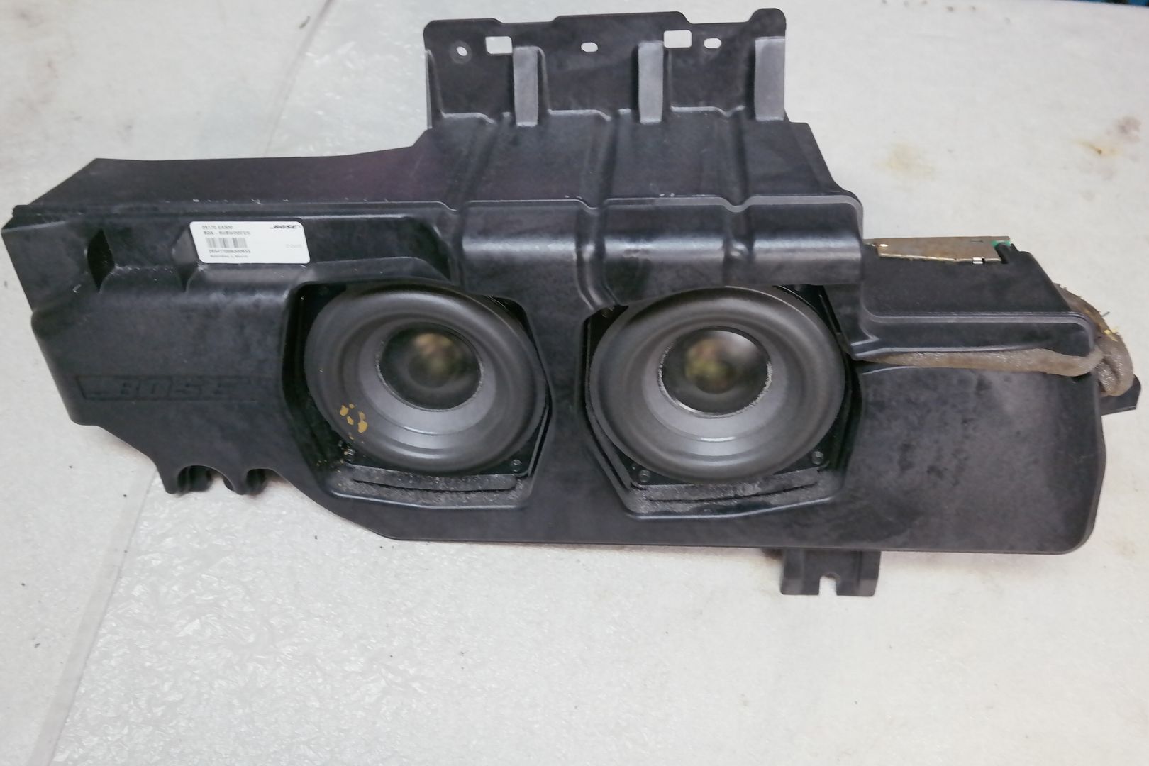 0512 NISSAN PATHFINDER BOSE factory rear subwoofer sub speaker 28170