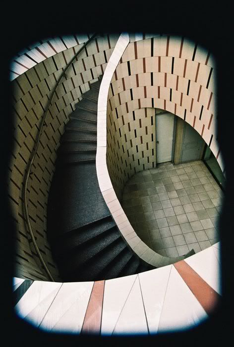 IMAGE: http://i33.photobucket.com/albums/d92/heckcare_der/2569169619_40771975bd_o.jpg