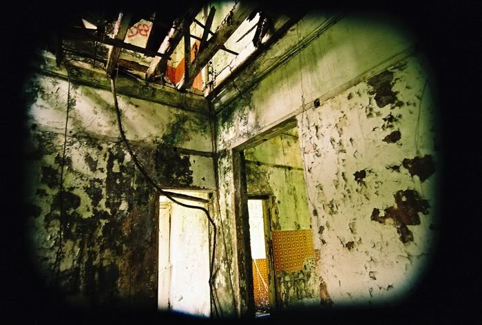 IMAGE: http://i33.photobucket.com/albums/d92/heckcare_der/2569169999_49cf70e7c1_o.jpg