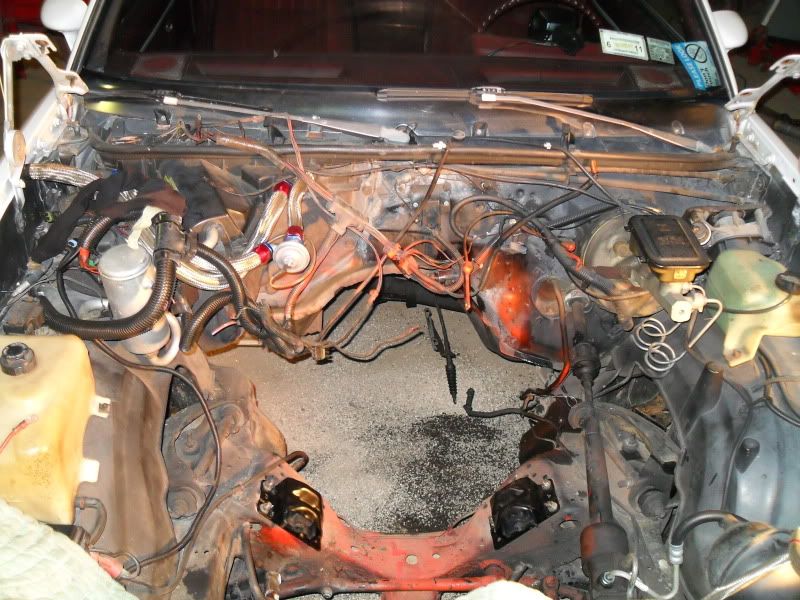 http://i33.photobucket.com/albums/d98/ronroman/motor%20swap/SDC10088.jpg