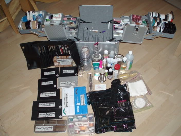 http://i33.photobucket.com/albums/d99/DeadlyDesign/allstuffoutofbottomofkitpit.jpg