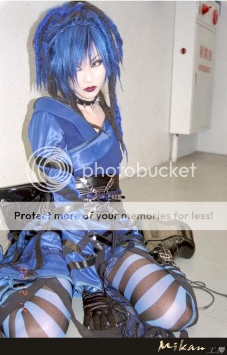 http://i33.photobucket.com/albums/d99/animefan4545/cosplay/toshiya_cosplay_2.jpg